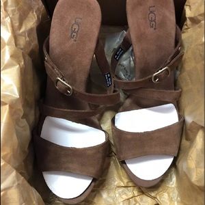 UGG  Jullita II Womens Chocolate SIZE 6 New
